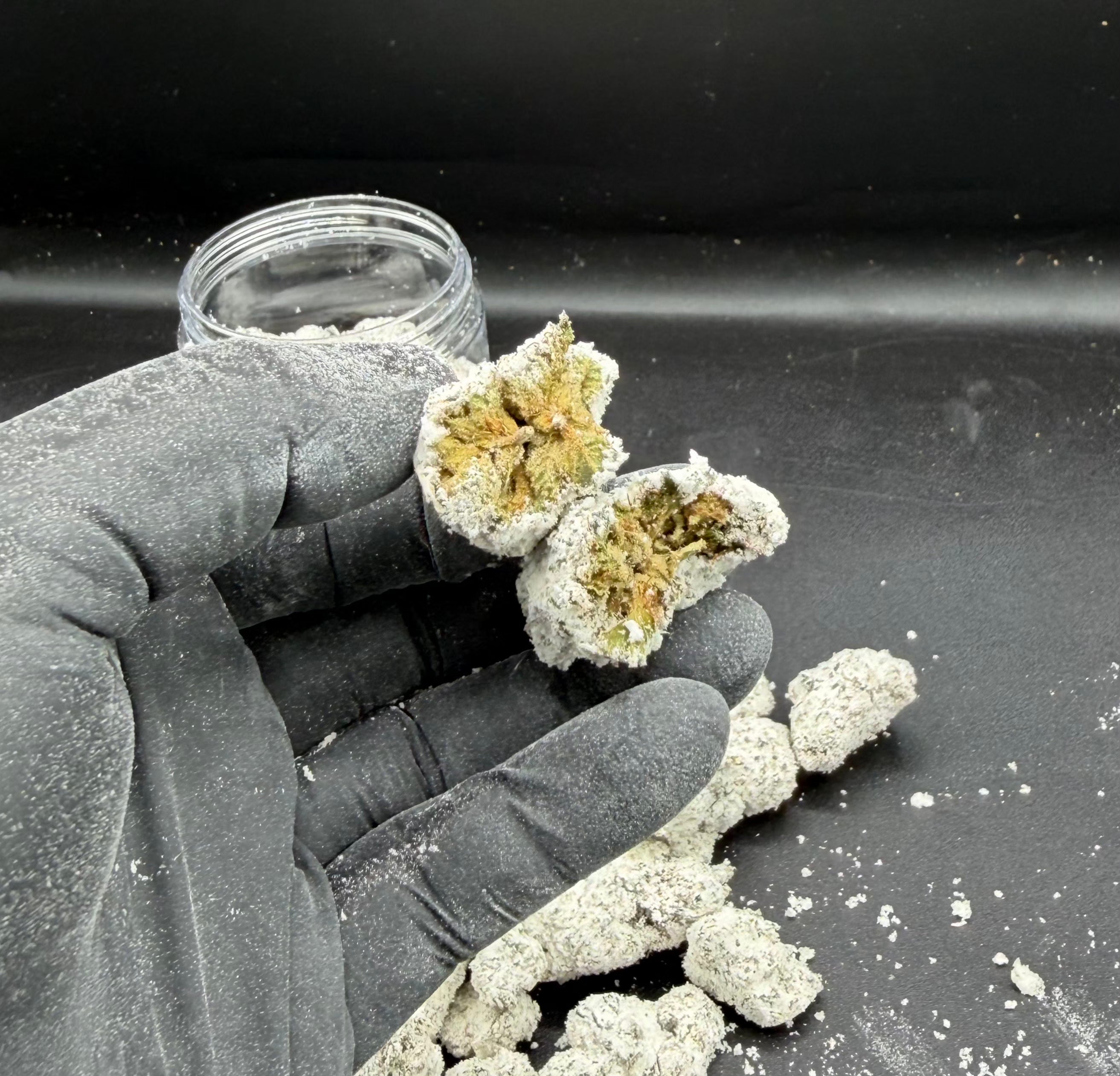 Snowcaps | Boutique Exotics | 52% | Flower
